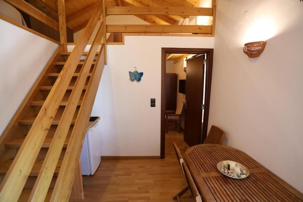 Ontas by Praxithea Traditional Home