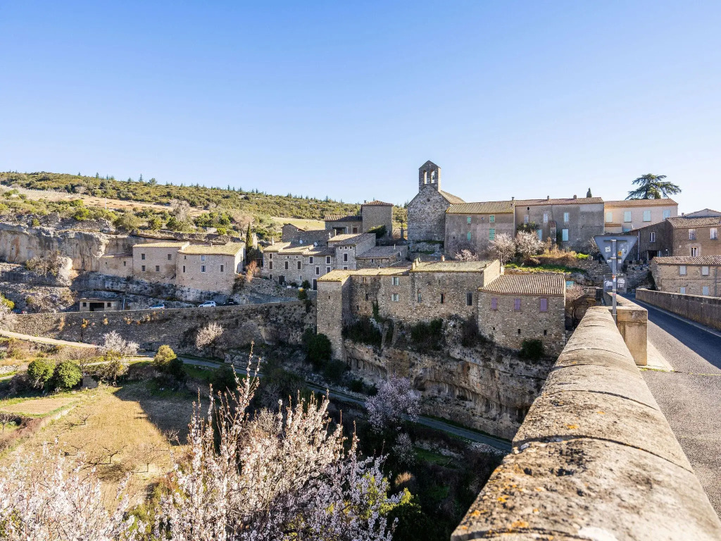 Vineyards & Village Stay