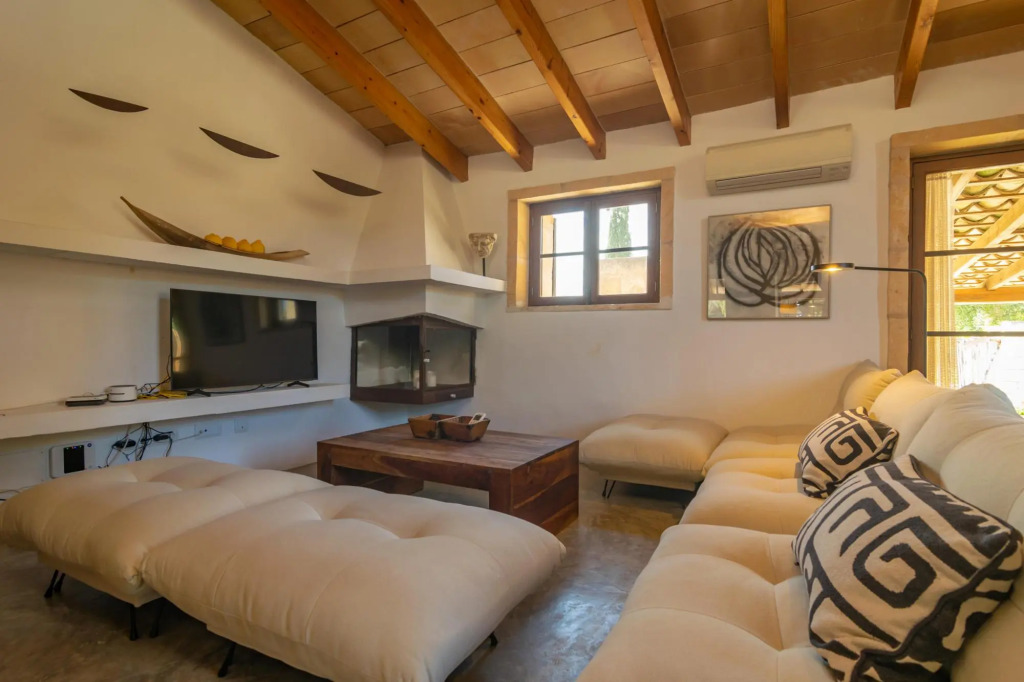 CAN PRIM 6 - Stunning villa with private pool, paradisaical  exteriors and the beach just 7 km away. Free WiFi