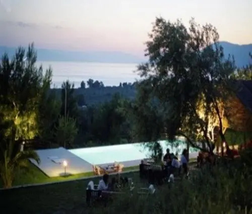 Hotel Yades