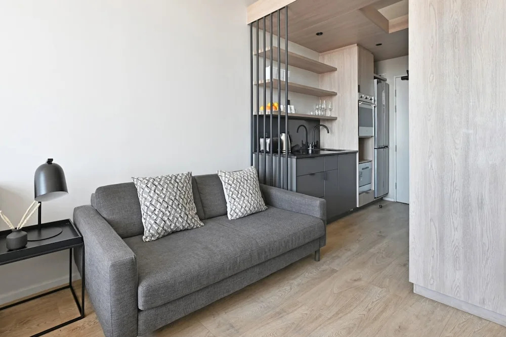 Modern Apt Co-working East City