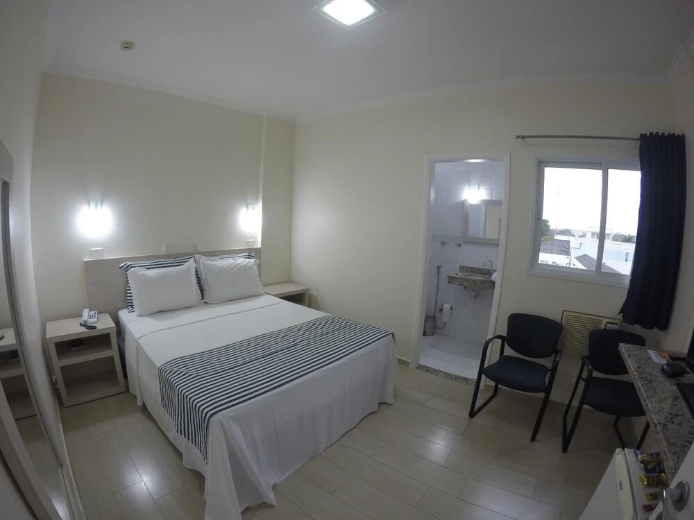 Dumont Park Hotel