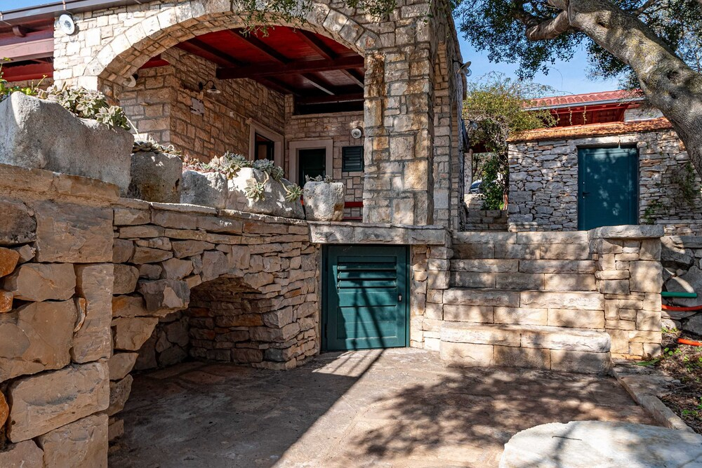 Stone House San Pelegrin