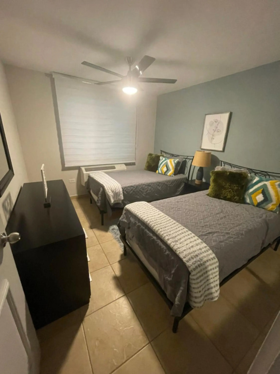 3 Bedroom Apt. Close to Main Beaches/Attractions