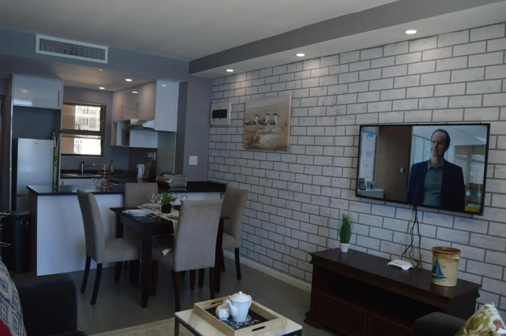 Accommodation Front - Beautiful & Spacious 4 Sleeper