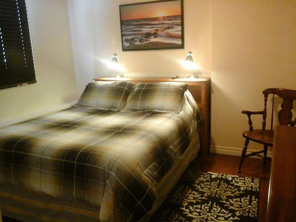 Dolan's Motel