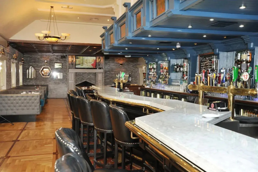 Treacys Oakwood Hotel, Shannon