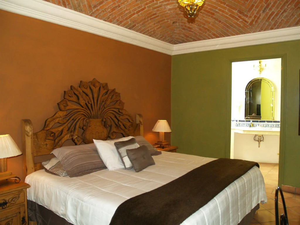 Hotel Ana Catalina and Suites
