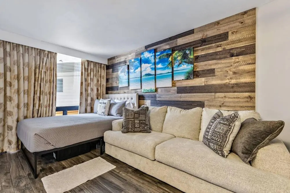 Inviting Waikiki Grand Hotel Room-1 Block to Beach