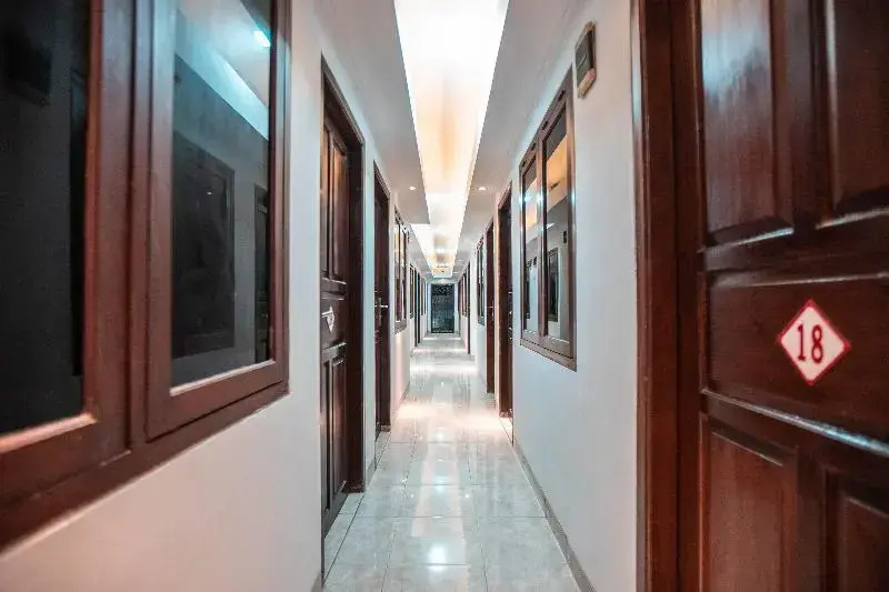 Taisir Residence Near Palmerah Mitra RedDoorz