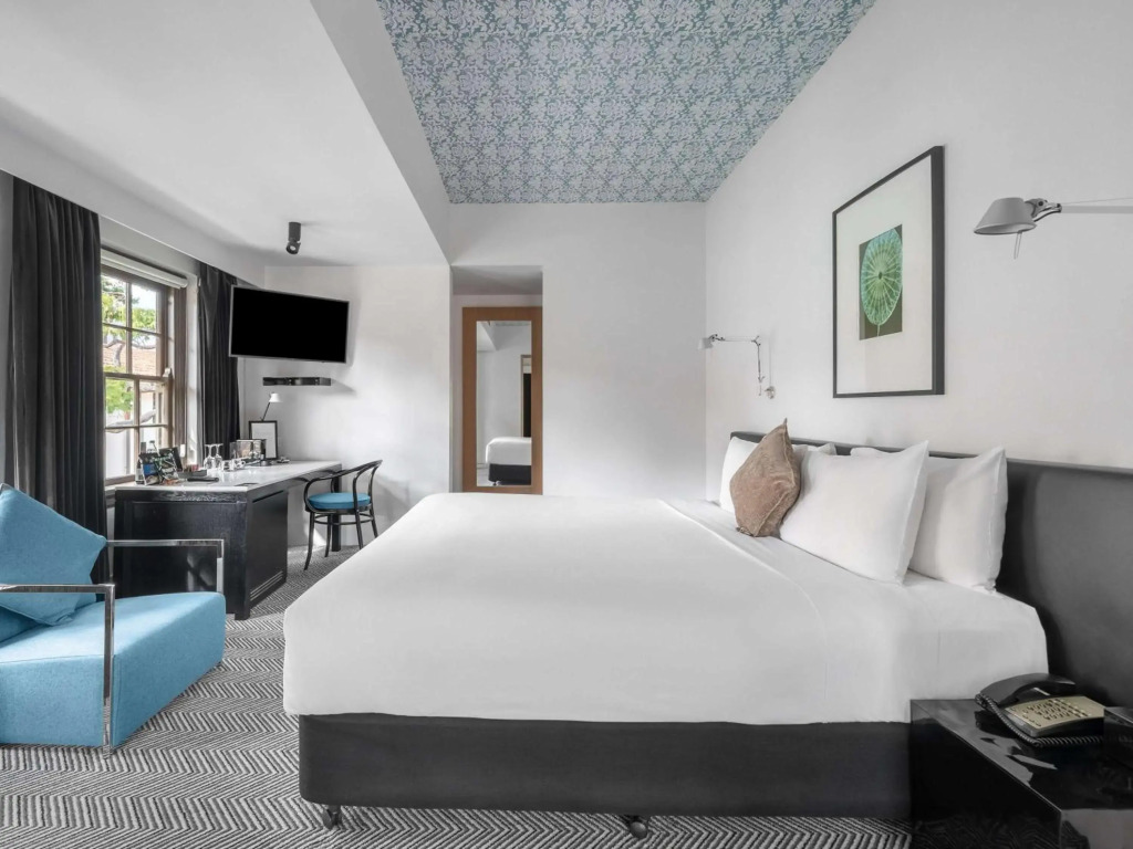Peppers Gallery Hotel
