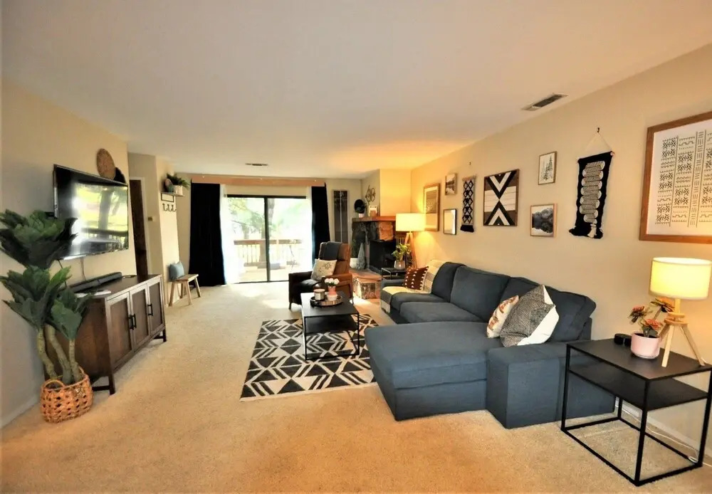 Gnome and Creek Condo - Two Master Suites for a Perfect Couples Yosemite Getaway by Yosemite Region Resorts