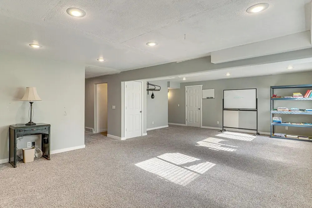 Family Home w/ Fenced Yard Between Provo & Slc!