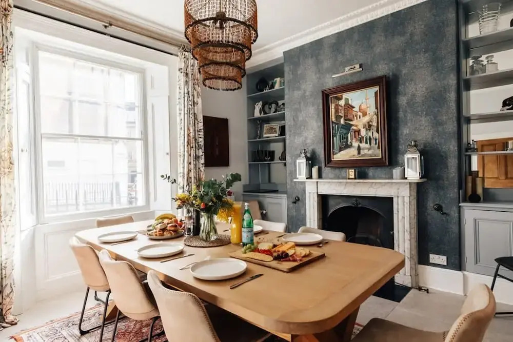 Central Townhouse with Garden & Free Parking