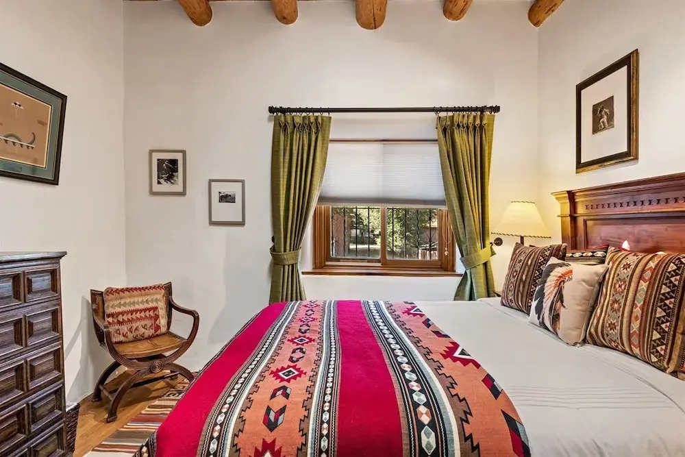 Amor - Historic Adobe in the Heart of The Railyard and Downtown Santa Fe, Hot Tub