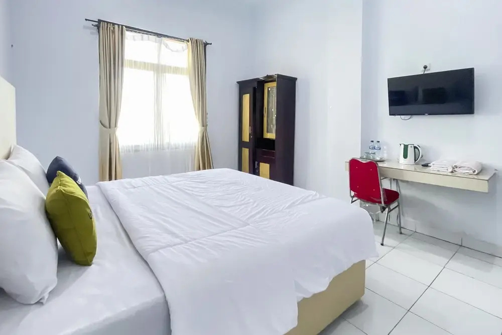 Urbanview Hotel Grand Seven One Kota