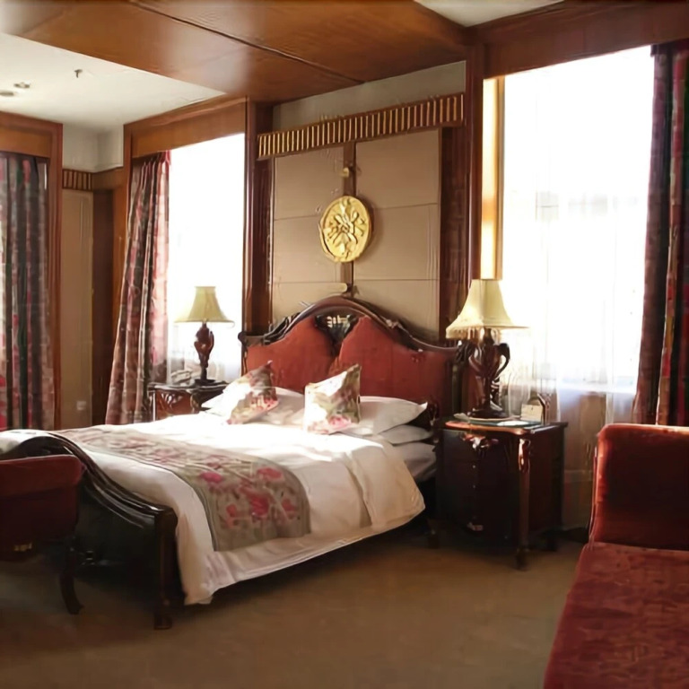 Longcheng Garden Hotel