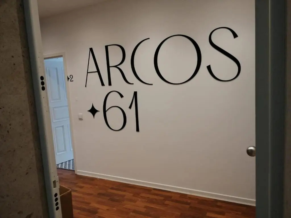 Arcos 61