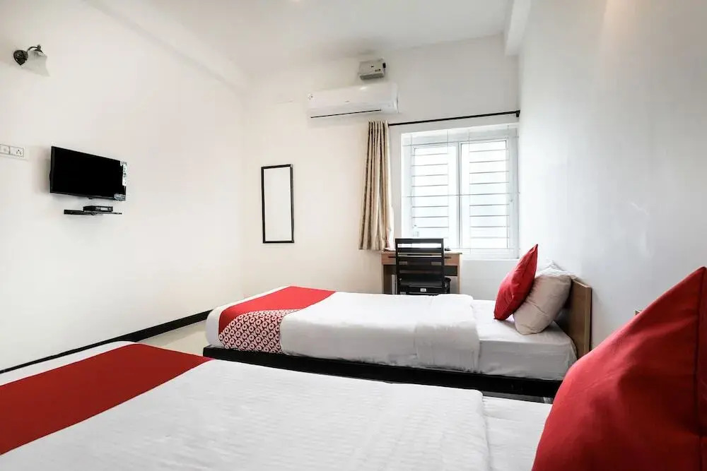 Varna Residency by OYO Rooms