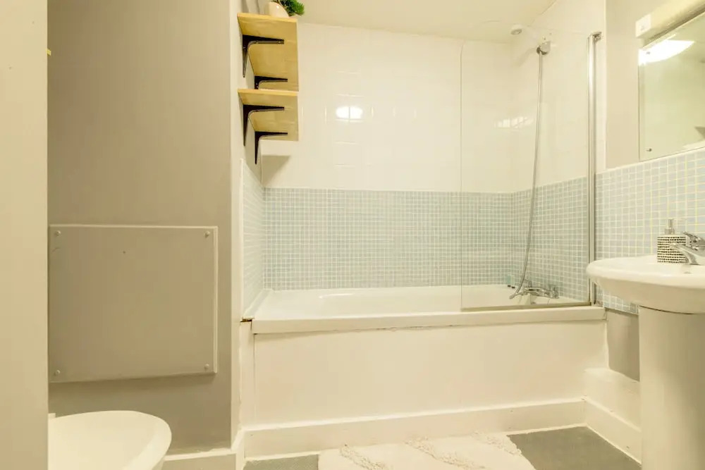 2 Bedroom Apartment Near Manchester Victoria