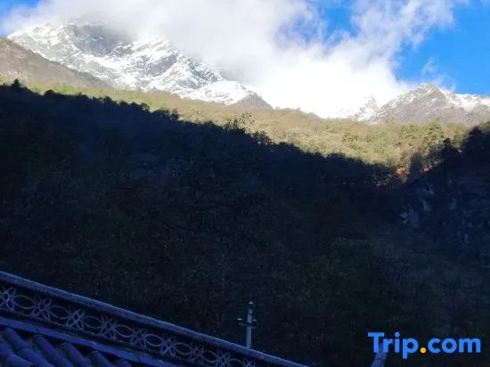 Tiger Leaping Gorge Meet Mid-Levels Homestay