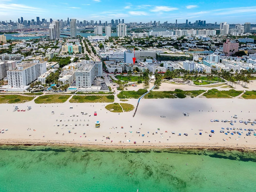 Private Condos at 556 Ocean by LMC