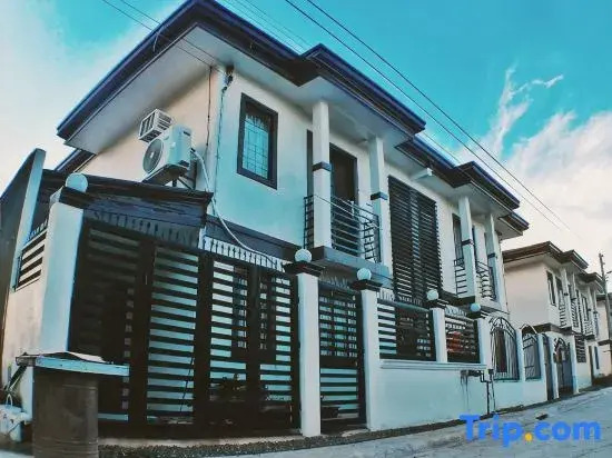 Comfort Stay Lapu-Lapu | Entire 2-Storey Air-Conditioned Home