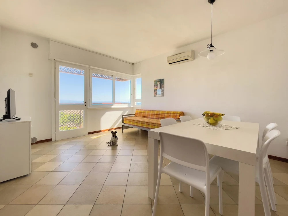 Seafront Apartment on the Promenade