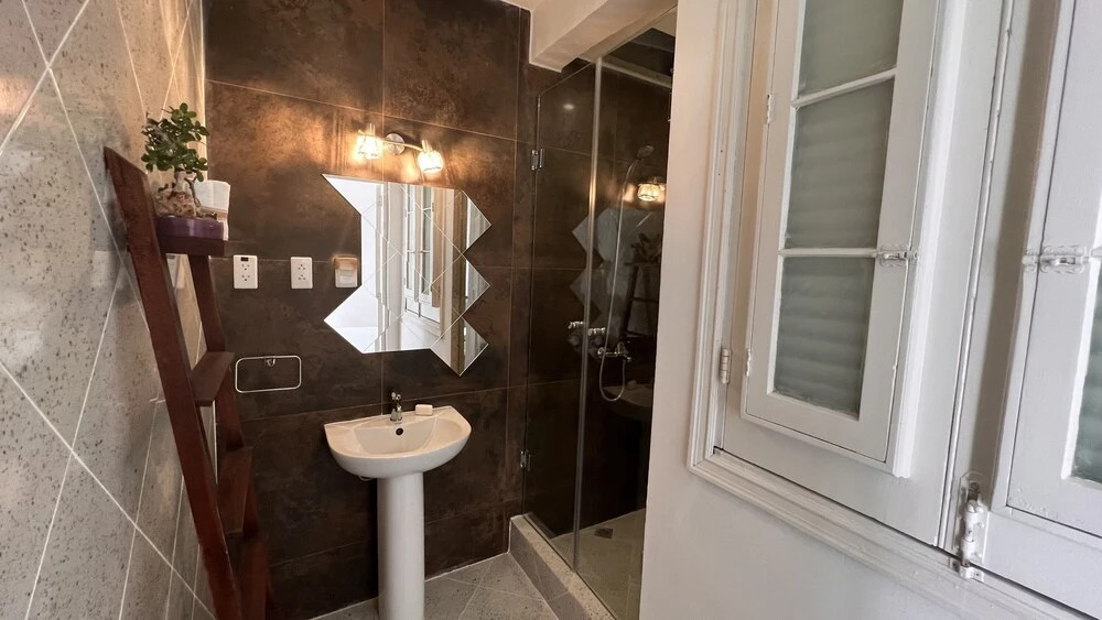 Vapor 156 Boutique Hotel