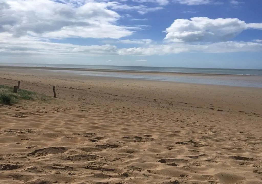 LOGEMENT T2 PMR piscine Privée 400m de la Plage