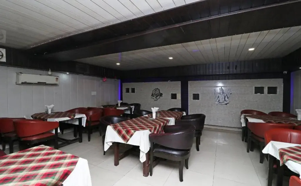 Punjab Regency By OYO Rooms