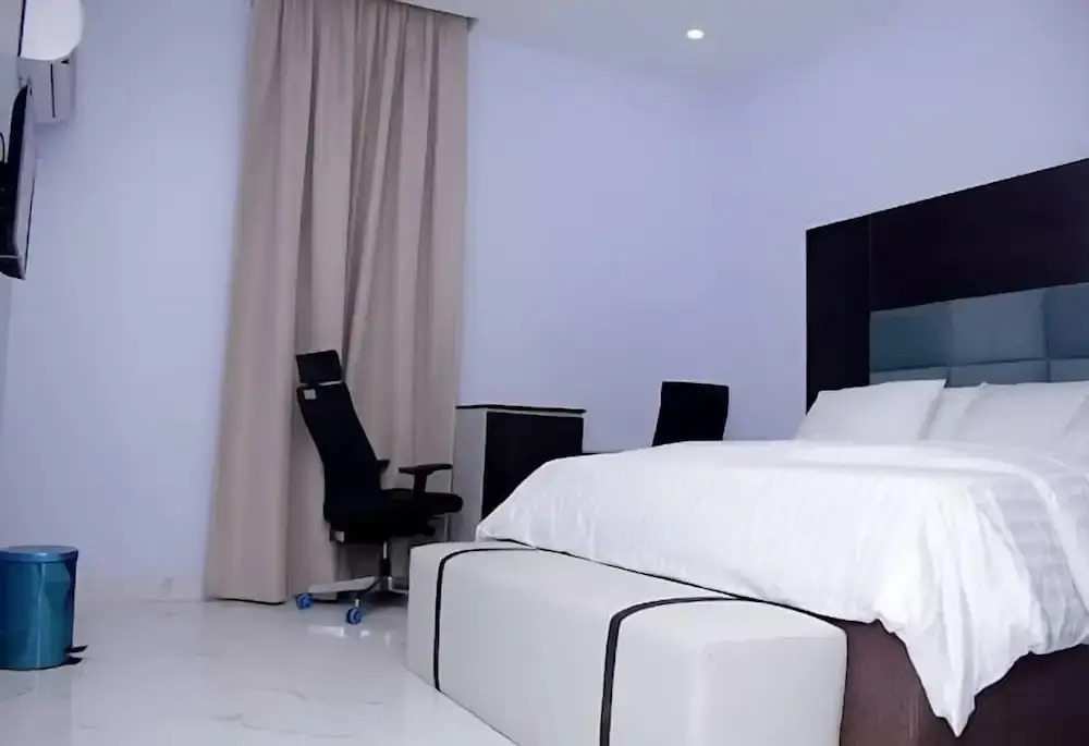 V City Lodge Hotel and Suites