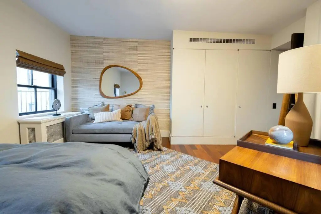 E10-3 I 3BR 2 5 Baths Designer East Village Townhouse Triplex