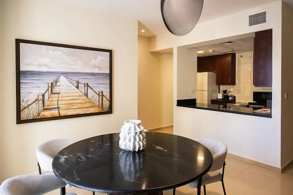 Modern 2BR Oasis with Breathtaking Views