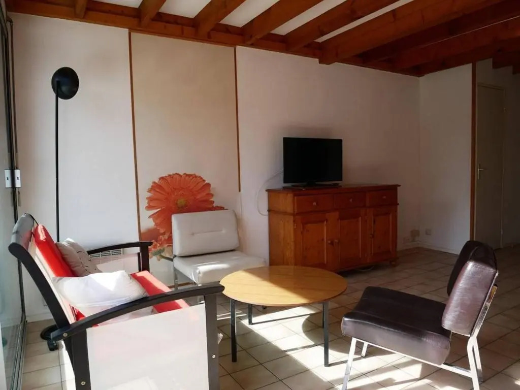 Maison proche plage avec jardinet, 3 pièces, 40m², parking privé, animaux acceptés - FR-1-478-131