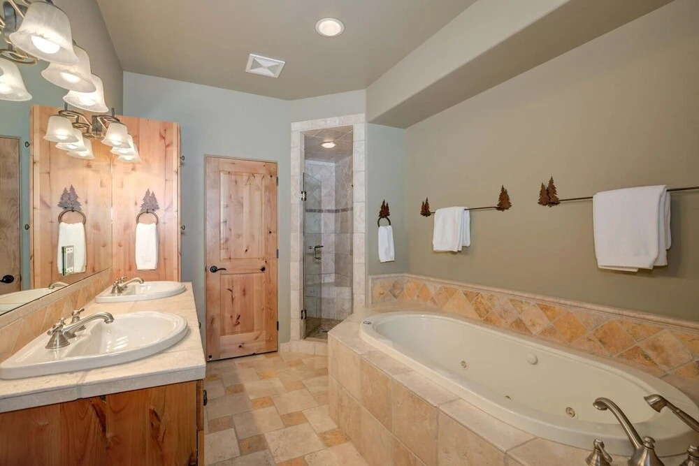 38a Cowboy Heaven 4 Bedroom Home by Moonlight Basin Lodging