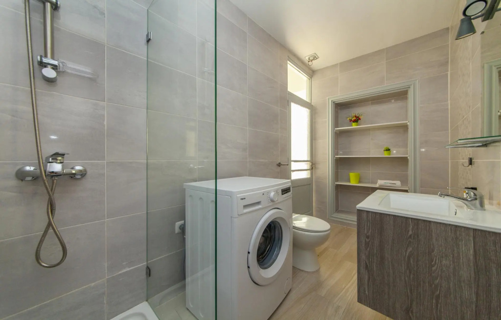 A46 - Oliveira Downtown Apartment