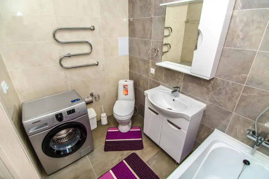 Ernaz Plus Apartments: Promenade Expo