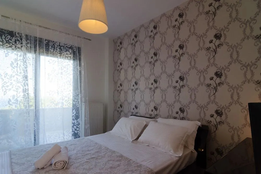 Maisonette with sea and mountain view