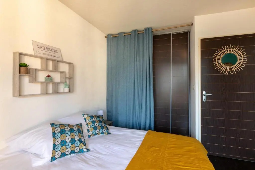 Studio avec terrasse, parking, centre-ville