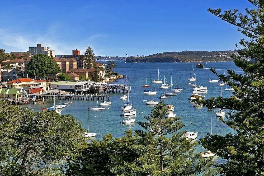 Beautiful 2 Bedroom Apartment Overlooking Manly Wharf - MAN29