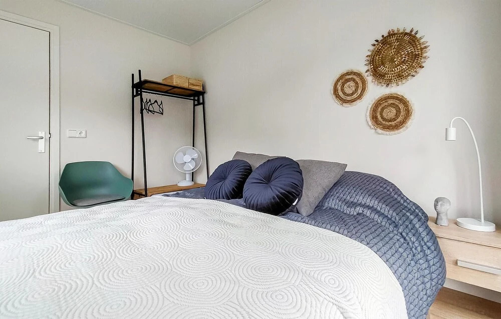 Pet Friendly Home In Heinkenszand With Wifi