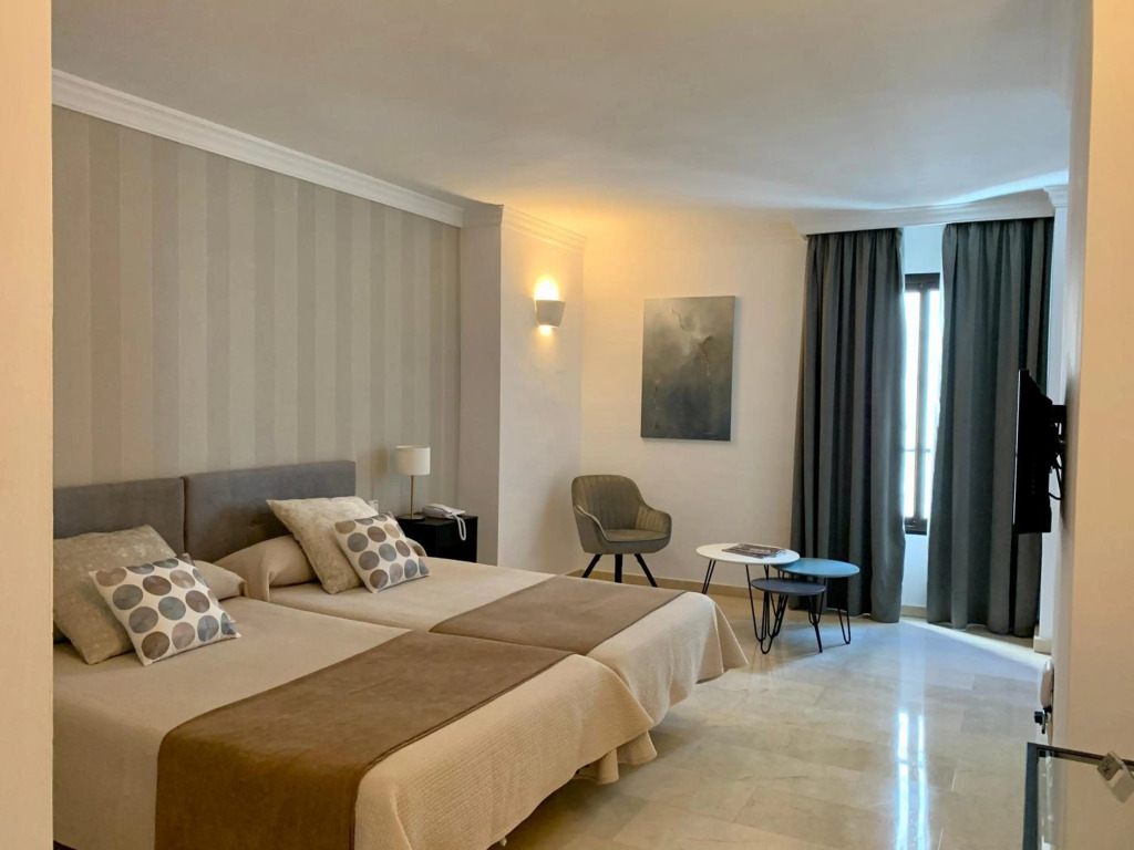 Benabola Hotel & Suites