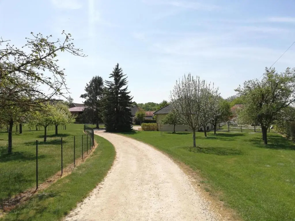 Gîte Piney, 4 pièces, 6 personnes - FR-1-543-121