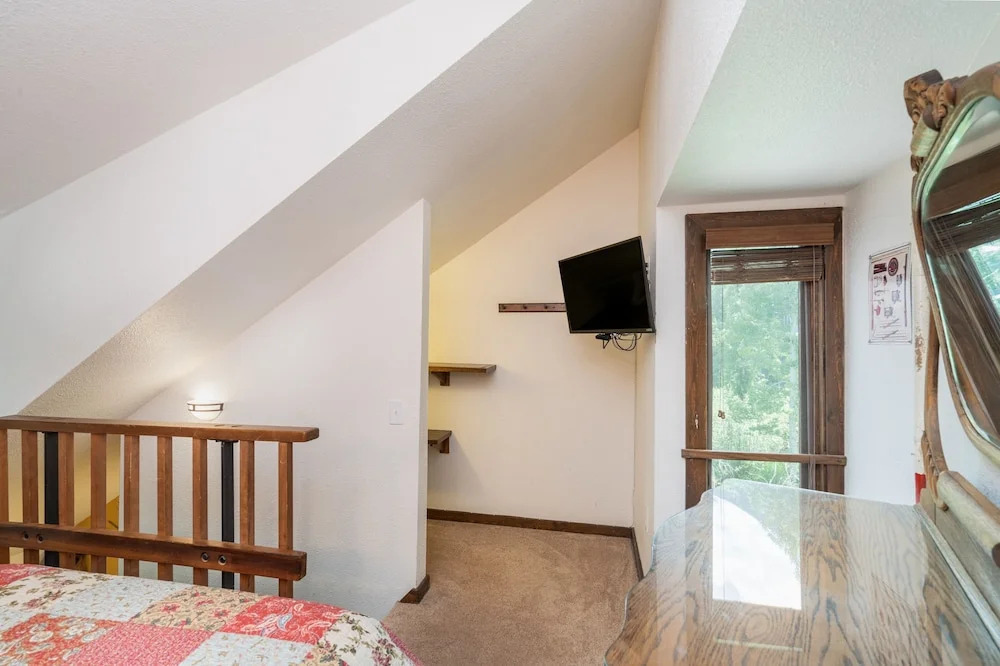 Manitou Lodge 8 by Alpine Lodging Telluride