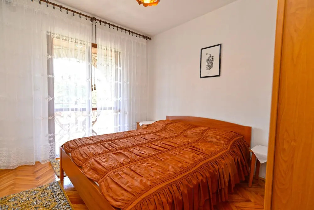 Apartment 1633