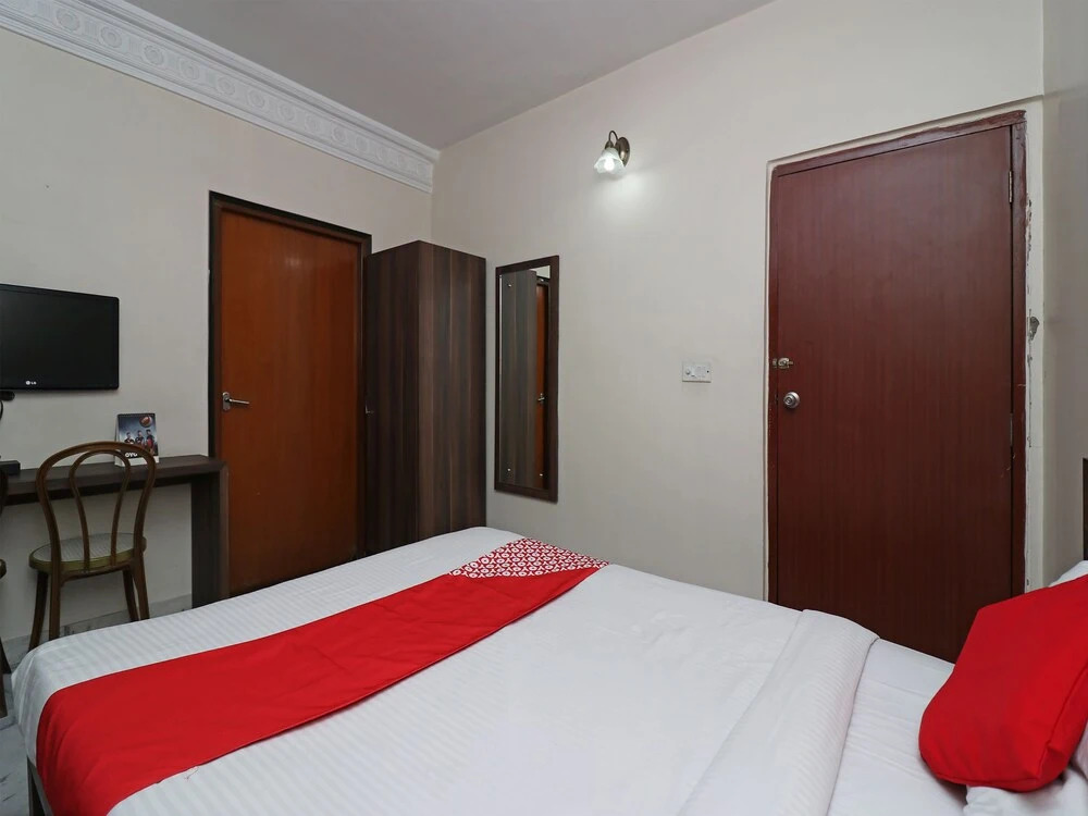 Oyo 36083 The Guest House