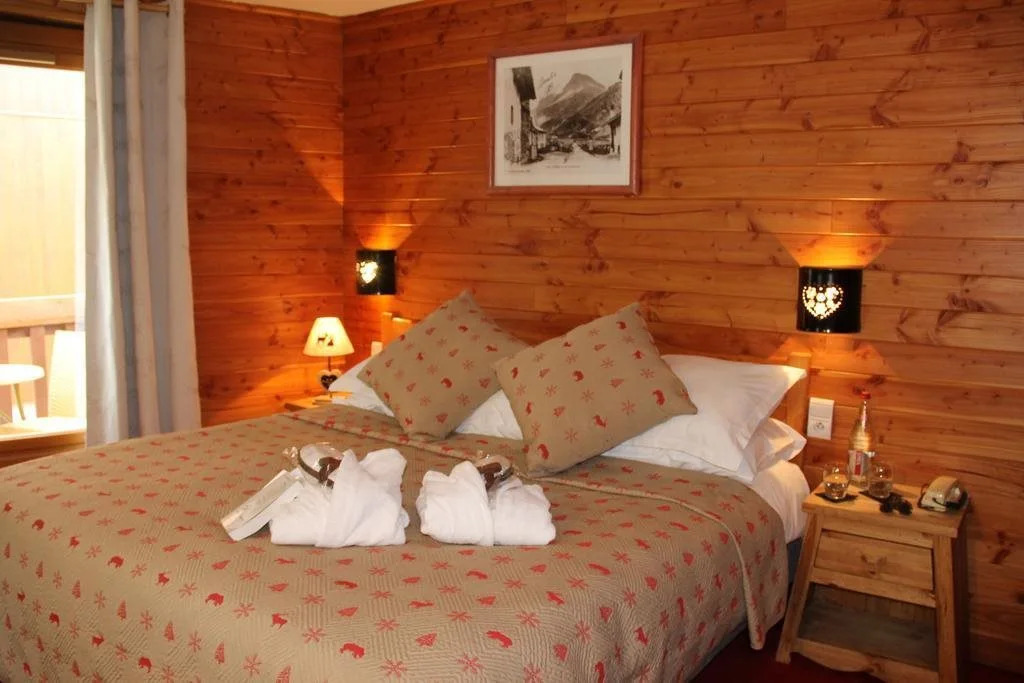 Everest Hotel