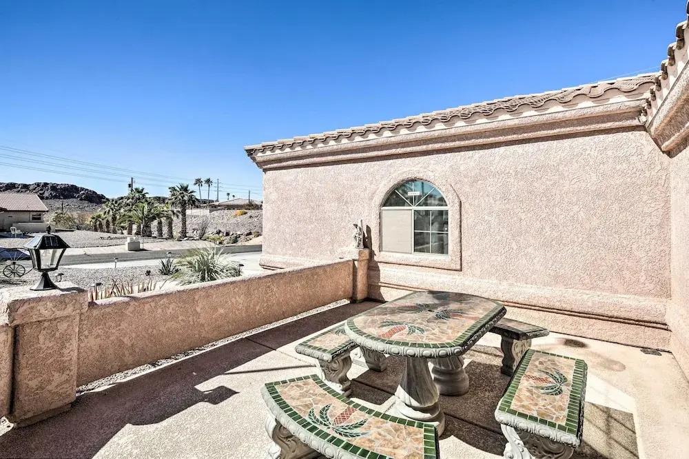 Heated Pool & Game Room: Lake Havasu Retreat