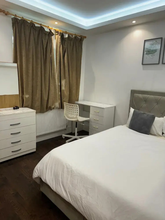3 Bed Flat - Sleeps 5 - Wifi